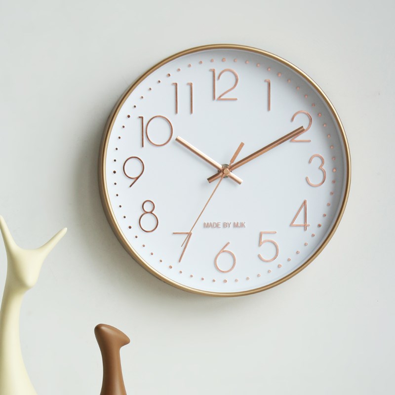 mjk钟表客厅挂钟2024v新款家用客厅现代简约静音时钟挂墙免打孔