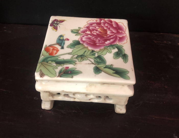 民国粉彩牡丹四方桌怀旧仿古瓷器做旧家居装饰摆件U小玩玉收藏古