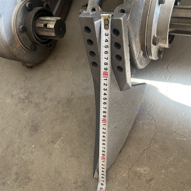 旋耕机中间犁不沾泥犁体开沟中间犁高强度耐磨加宽加厚.铸造中间