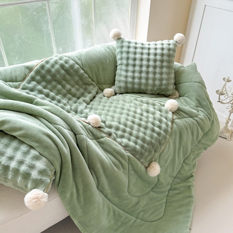 冬季兔毛绒抱枕被子两用二合一车载靠枕办公室Q午睡可折叠枕头盖