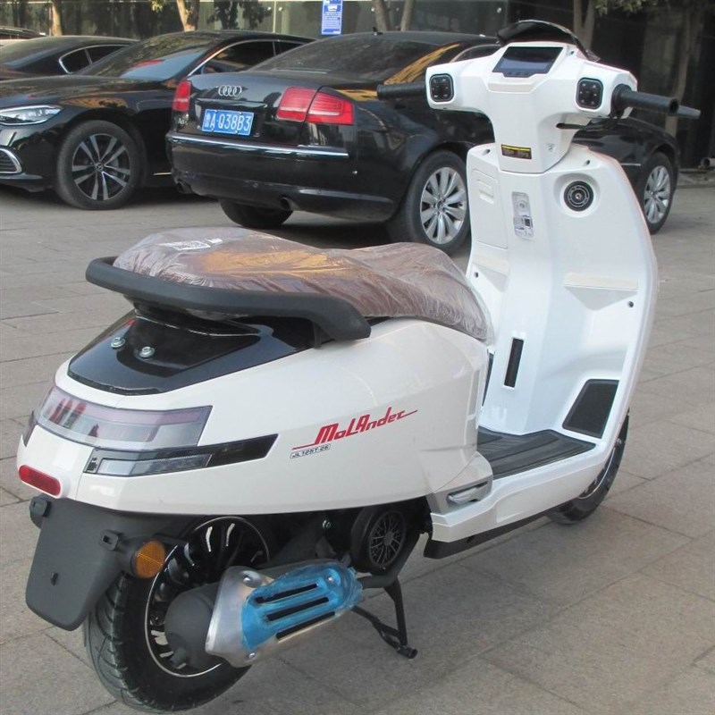 嘉陵125美连达意式复古踏板摩托整车前后碟刹ABS可关TCS国四电喷