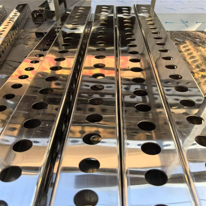304不锈钢方管带孔激光切割圆管精细冲多孔黑铁镀锌定制加工