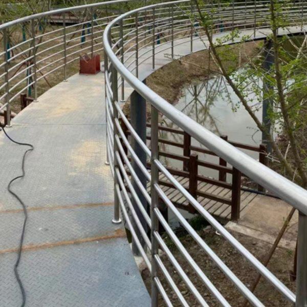 上海楼梯扶手安装阳台庭院不锈钢圆管焊接栏杆护栏简约工程扶手