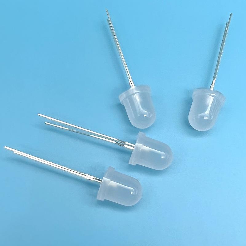 8mm圆头雾状红黄蓝翠绿橙白光暖白色散光雾状高亮led指示直插灯珠