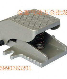 脚踏分阀一进一V  脚踏开关出/2 脚一排 F（气动-）阀1踩402