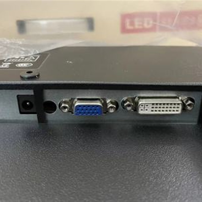 顺丰包邮19寸宽屏液晶显示器电视家用监控机床20/22/24寸内置音响