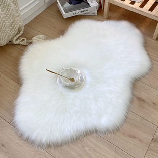 白色长毛绒云g朵地毯少女床边毯不规则家用客厅茶几地垫镜前毛毛