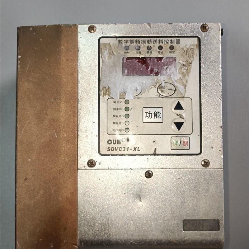 CUH创优虎SDVC31-L XJL数显振动调频控制器