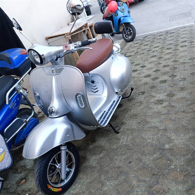 覆古罗马假日vespa踏板电动摩托车网红电瓶车长跑代步大黄蜂龟王