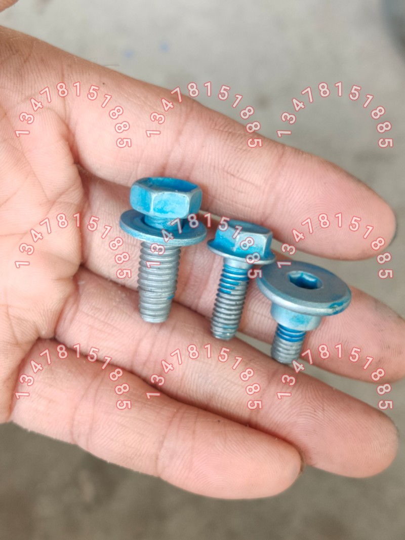 发动机水箱龙门框架鸡爪垫变数箱螺丝翻新做旧扳手拧螺丝痕迹漆面