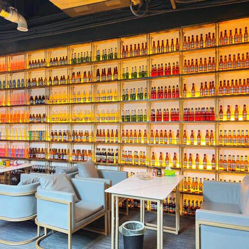 酒吧餐厅简约吧台实木发光铁艺隔断墙面柱子酒架装饰展示酒架酒柜