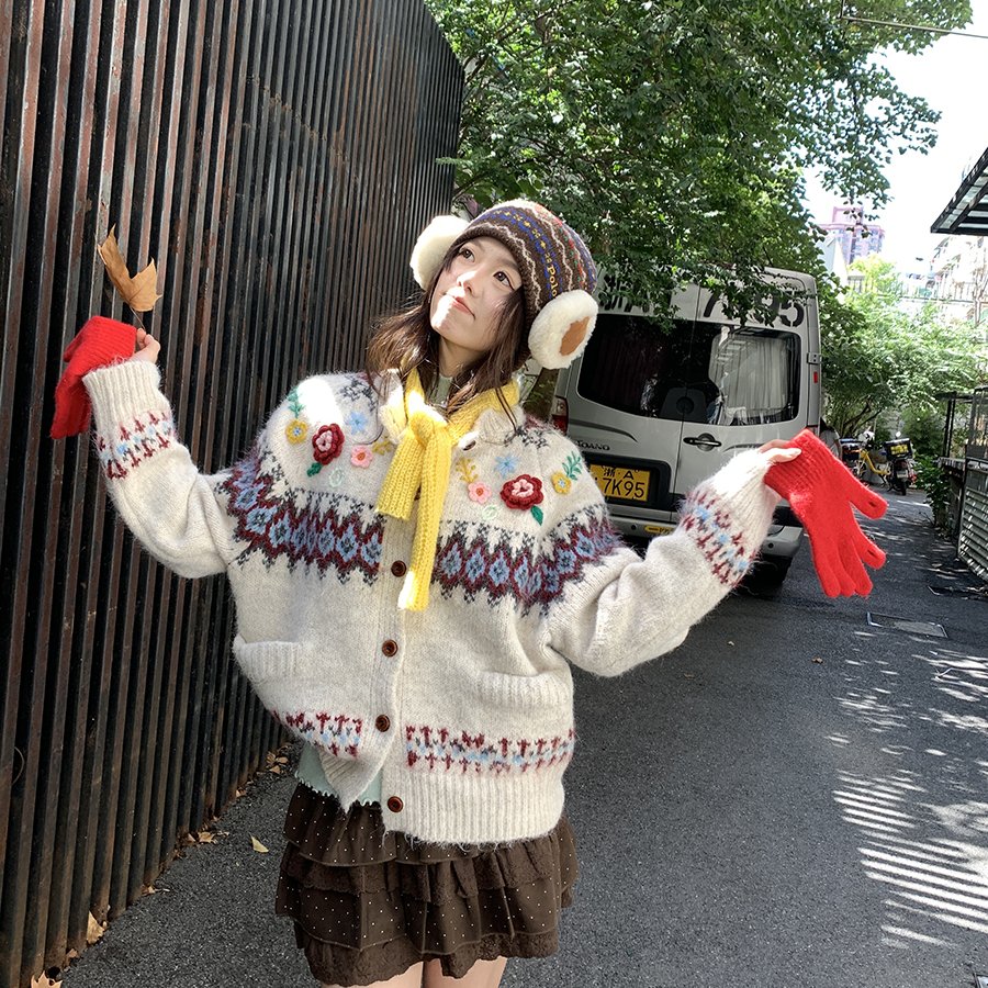 甜美少女立体花朵毛衣2025新款费尔岛钩花单排扣针织开衫