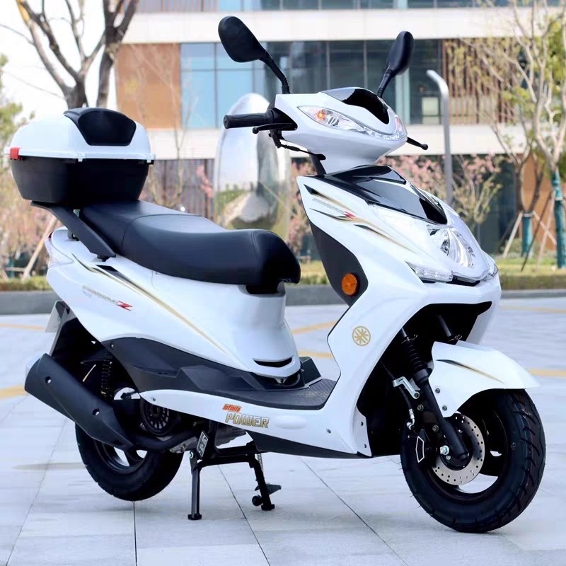 新款燃油摩托车125cc发动机踏板车整车国四电喷可上牌男女