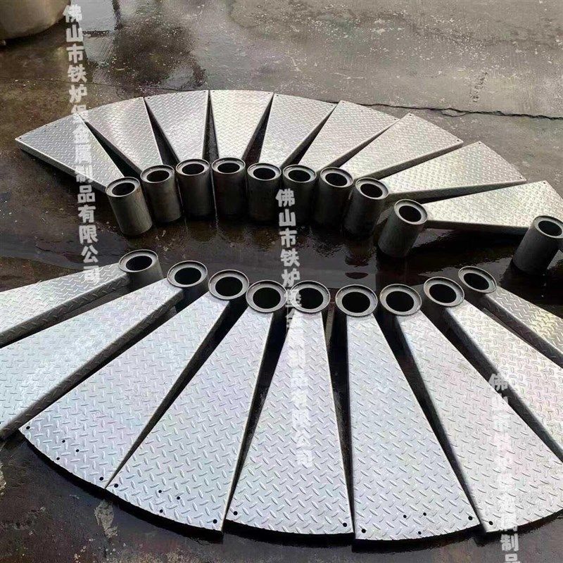 201/304/316L不锈钢旋转楼梯户外楼梯定制防滑板中柱螺旋铁艺楼梯