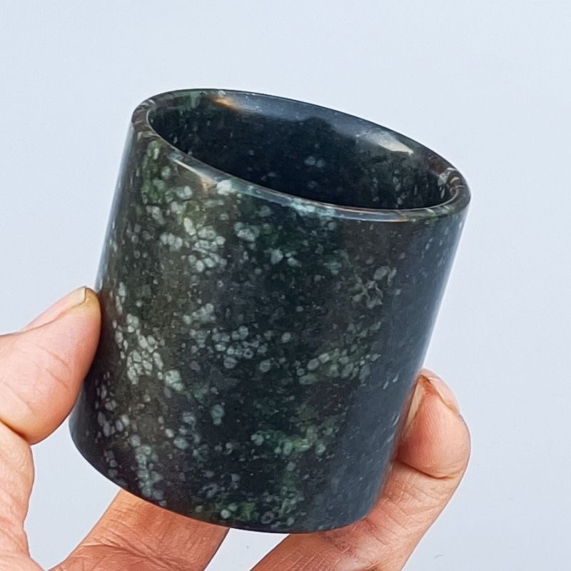 天然藏玉药王石直筒玉茶杯强磁健康长寿茶具客厅摆件蛇纹石玉杯子