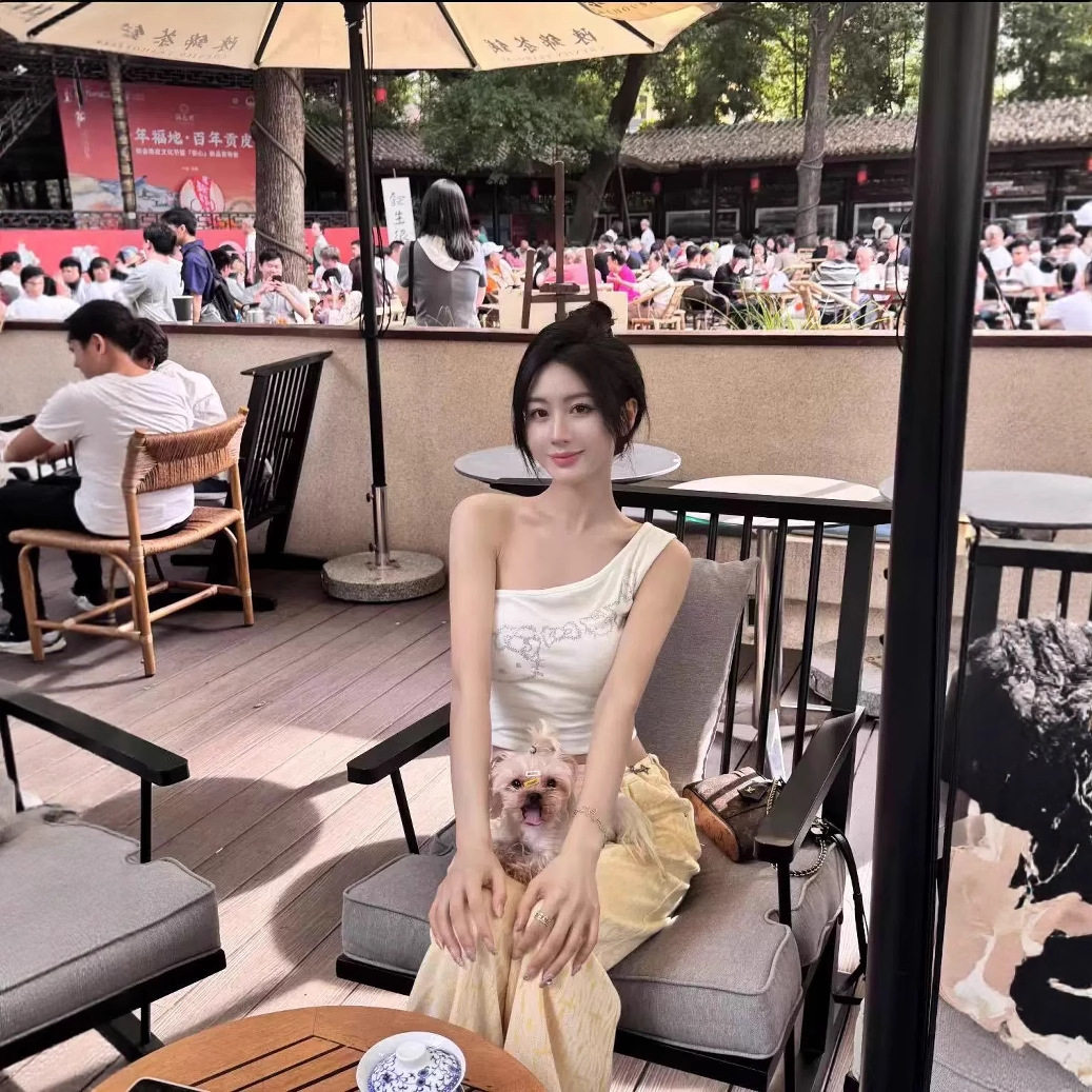 夏季新款辣妹字母猫咪烫钻斜肩短款背心露肩百搭上衣女潮韩系小众,女装/女士精品,抹胸,淘宝优惠券,粉丝福利购,淘宝优惠卷