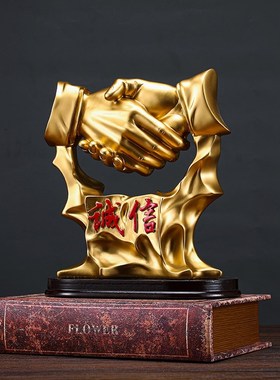 现代商务老板办公室诚信握手摆件家居饰品酒柜客U厅办公室装饰品