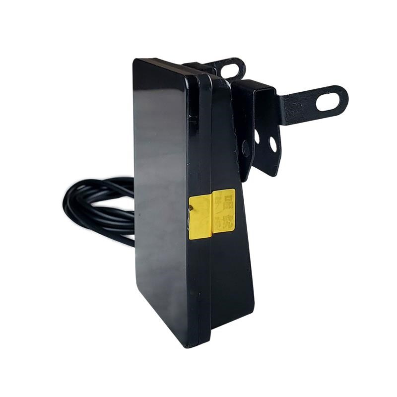 汽车领航灯通用巡航灯爆闪呼吸后杠雾灯摩托车防追尾警示F1刹车灯