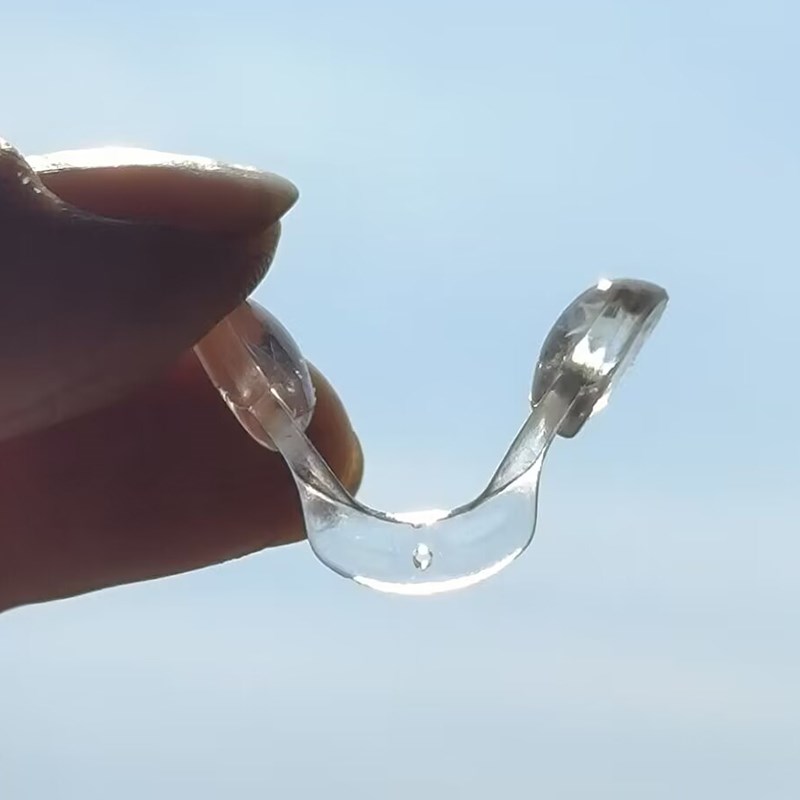 马鞍硅胶眼镜鼻托眼镜透明连体底部拧螺丝方弧形插头鼻垫托叶