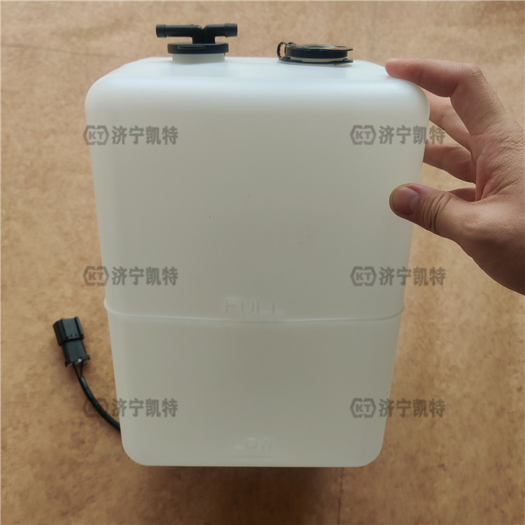 PC500LC-10M0副水箱31491