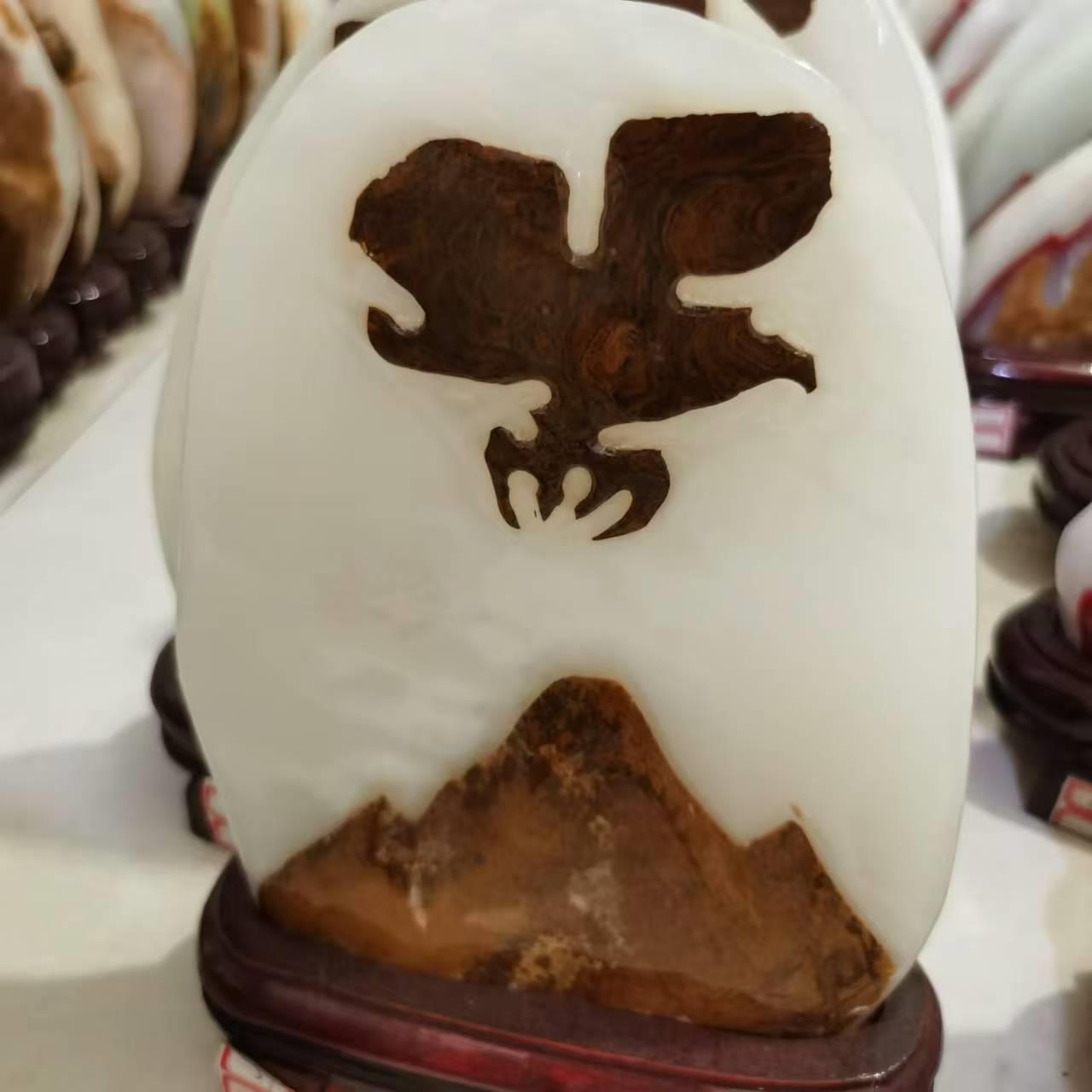 纯天然白玉羊脂玉级别自然 颜色形成雕刻山子摆件原石奇石
