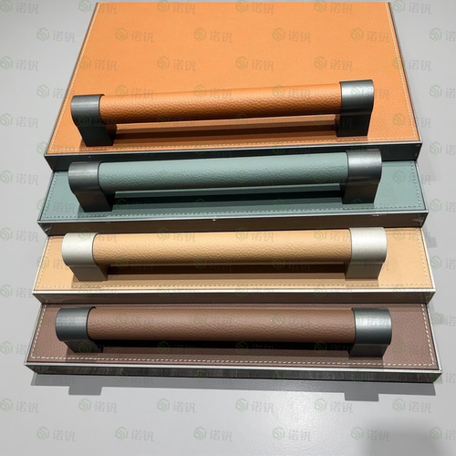 皮革衣柜门板Poliform通体拉手可定制皮质衣橱别墅大户型高端合金