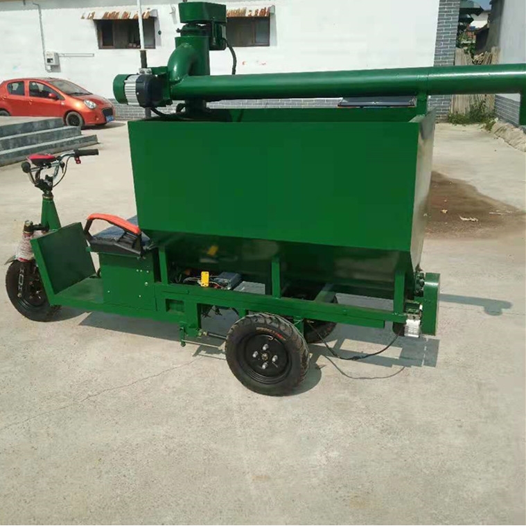 养鸡场手动喂料机侧车式投料车移动式喂料机大型养鸡场自动喂料车