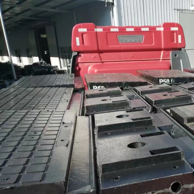 铁路橡胶道口铺面板矿用水泥道口板多用途轻轨道 铁路公路道口板