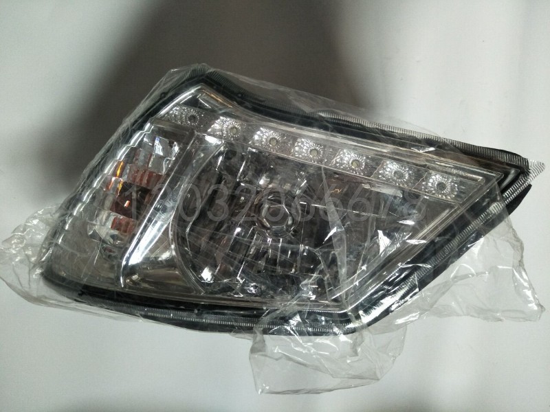 福田五星柴油三轮车驭翔B版ATX1500领翔300灯具前照灯 前大灯