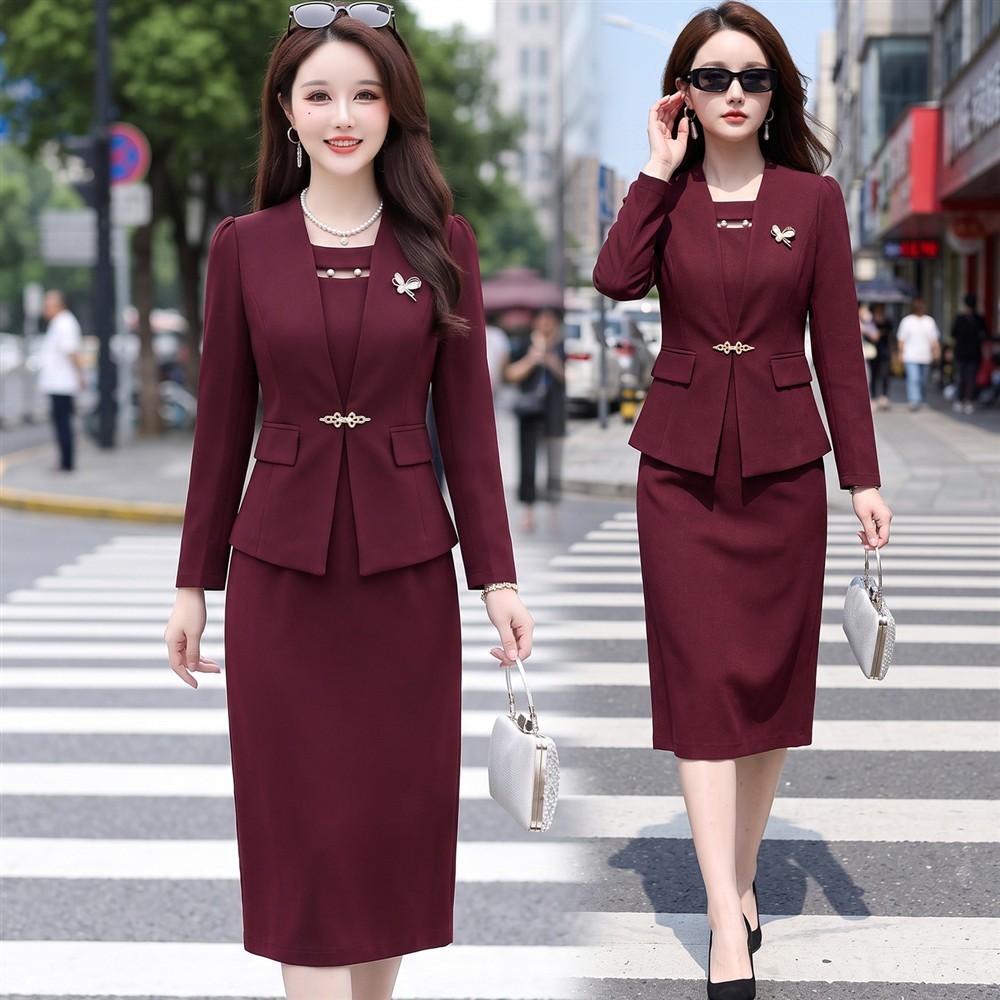 中长款两件套连衣裙女秋季新款2026洋气修身时尚实拍女装红色裙子