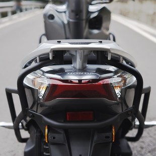 适用本田雷德LEAD125护杠踏板摩托车全包围保险杠改装前后杠配件