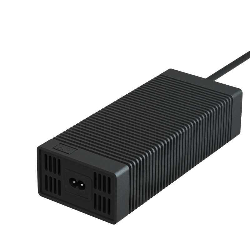 14.6V36A充电器CE FCC KC KCC认证14.6V35A铁锂电池防水充电器