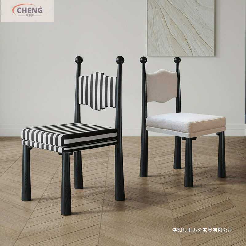 创意家用靠背餐桌椅中古实木餐椅设计师简约设计款椅子个性书桌椅