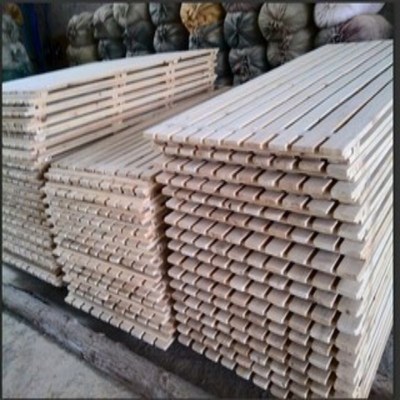 大量排骨架床板 实木床板透气松木铺板工人宿舍专用床板