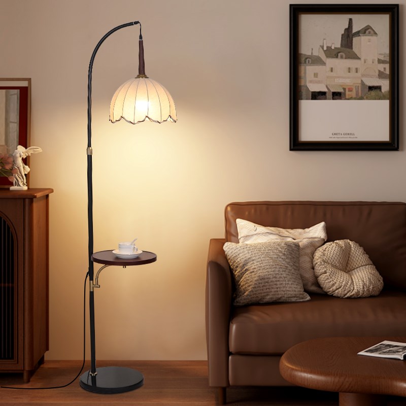 茶几落地灯客厅沙发旁边卧室床y头高级感轻奢艺术氛围法式中古台