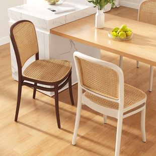藤编塑料椅子家用可叠放2025新款简约餐厅户外休闲靠背凳子餐桌椅