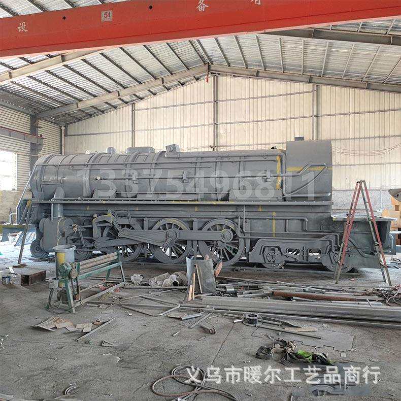 大型铁艺模型 一比一复古蒸汽火车头制作户外轨道工业风火车餐厅