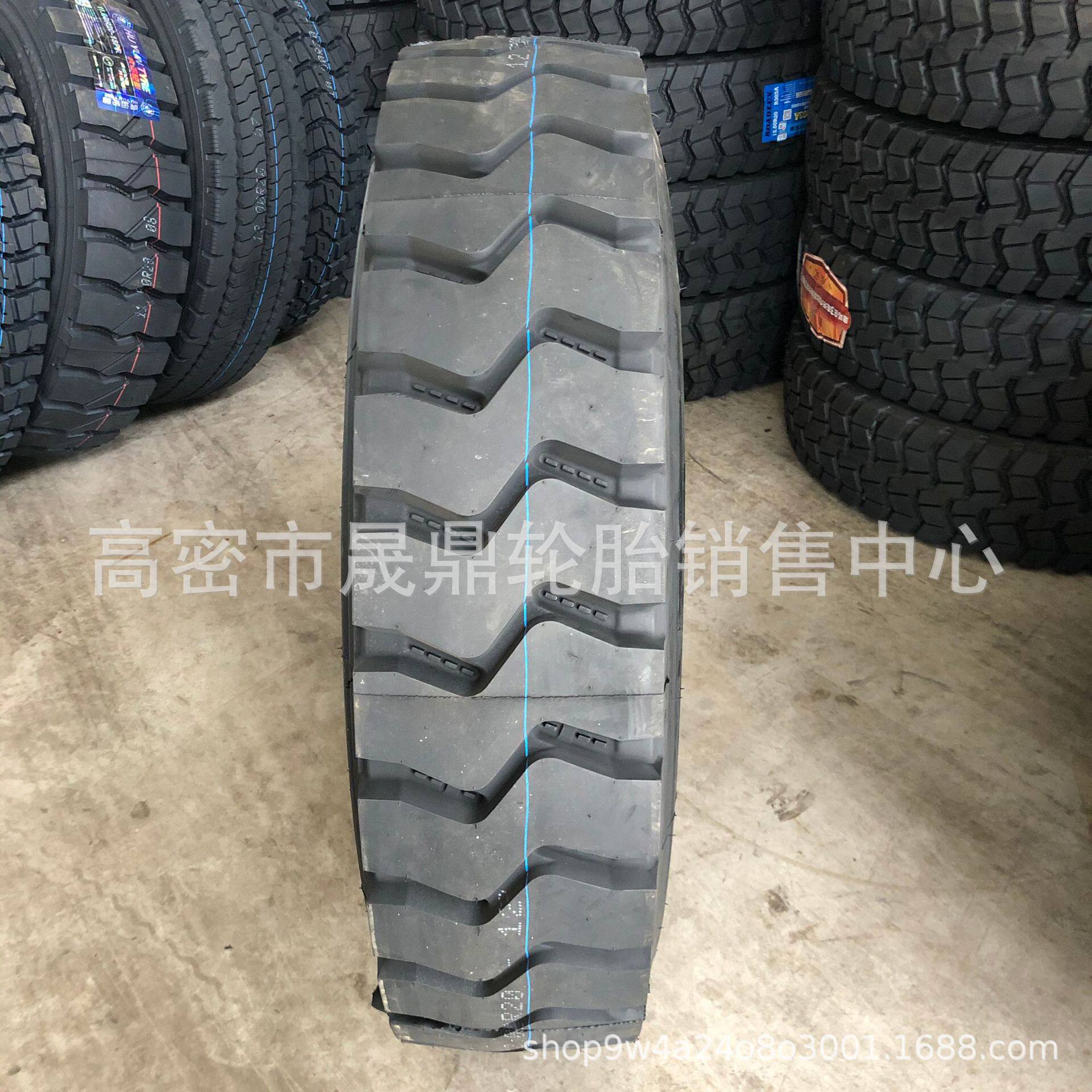 全钢丝卡车货车矿山轮胎825/900/1000/1100/1200R20卡车胎