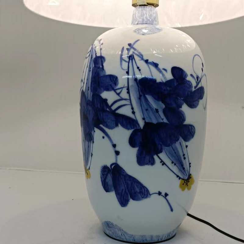 青花瓷台灯现代布艺陶瓷床头装饰台灯陶瓷跨境货源厂家desk lamp