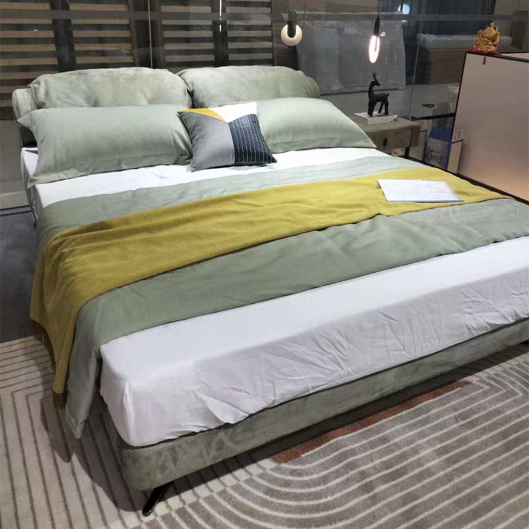 意式极简布艺床轻奢北欧主卧室1.8米磨砂布艺床羽绒软靠背双人床