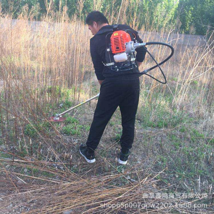 小型苜蓿草割草机四冲程背负式割草机汽油侧挂式锄草机