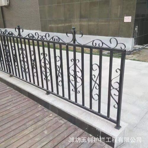 供应铁艺护栏 小区围墙铁艺护栏 庭院别墅隔围栏