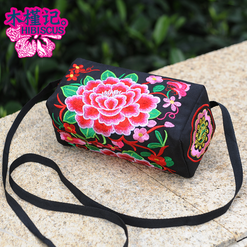 民族风刺绣花小方包百搭单肩女斜挎小包三层拉链零钱手Z机包手腕
