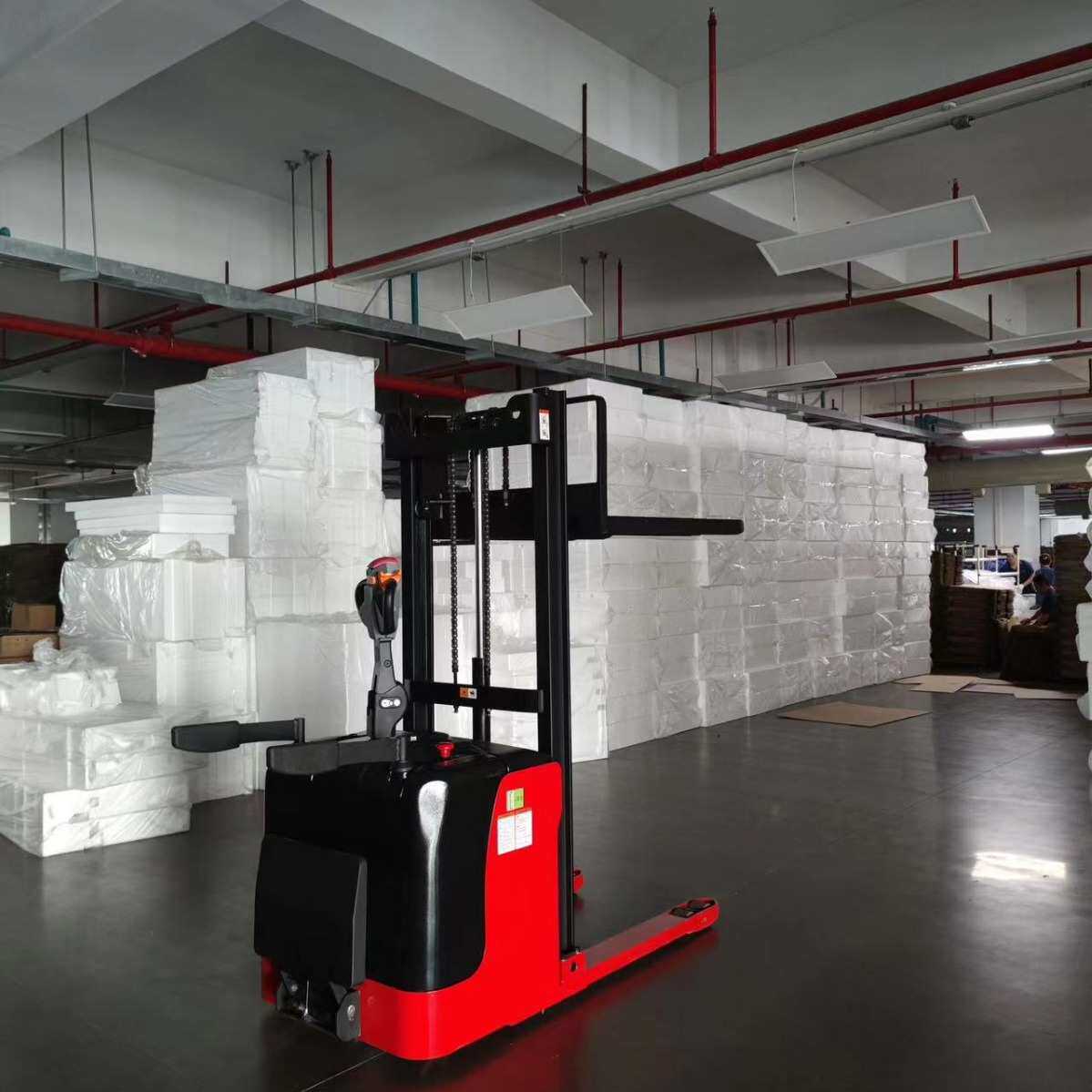 佛山广州深圳东莞窄通道叉车站驾式堆高叉车1吨1.5吨2吨惠州珠海