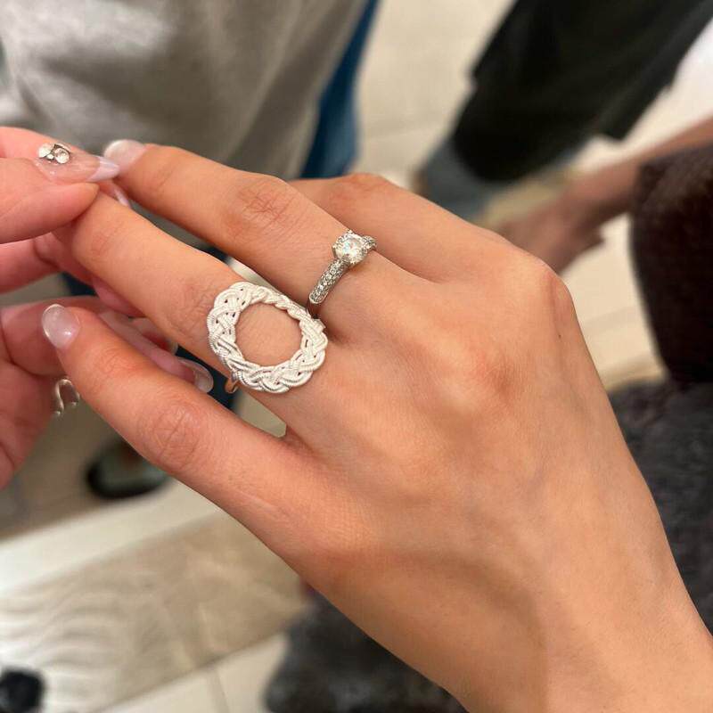 复古银色拉丝麻花镂空椭圆戒指2025新款爆款高级感小众设计食指戒