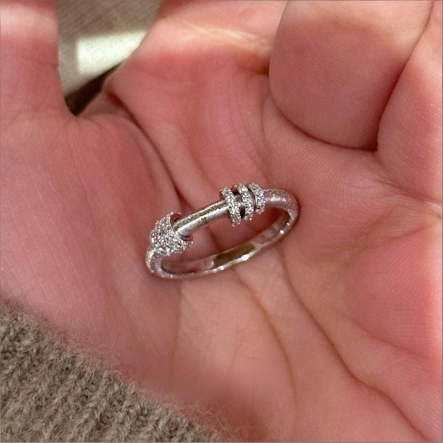 中古银色拉丝转运环点钻跑环戒指轻奢高级感精致气质冷淡风食指戒