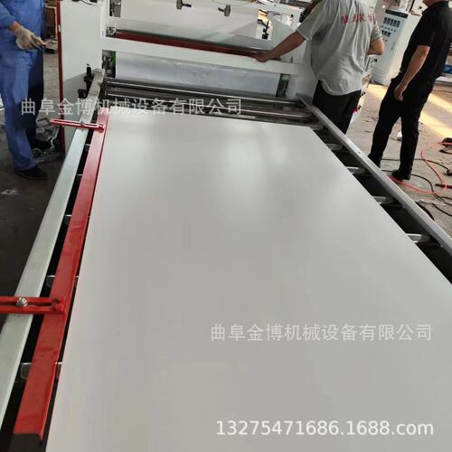 防水自粘铝箔平贴覆膜机