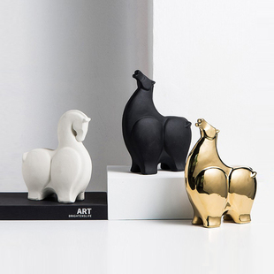 北欧现代意式极简轻奢风装饰品摆件样板房软装书柜格子陶瓷马摆设