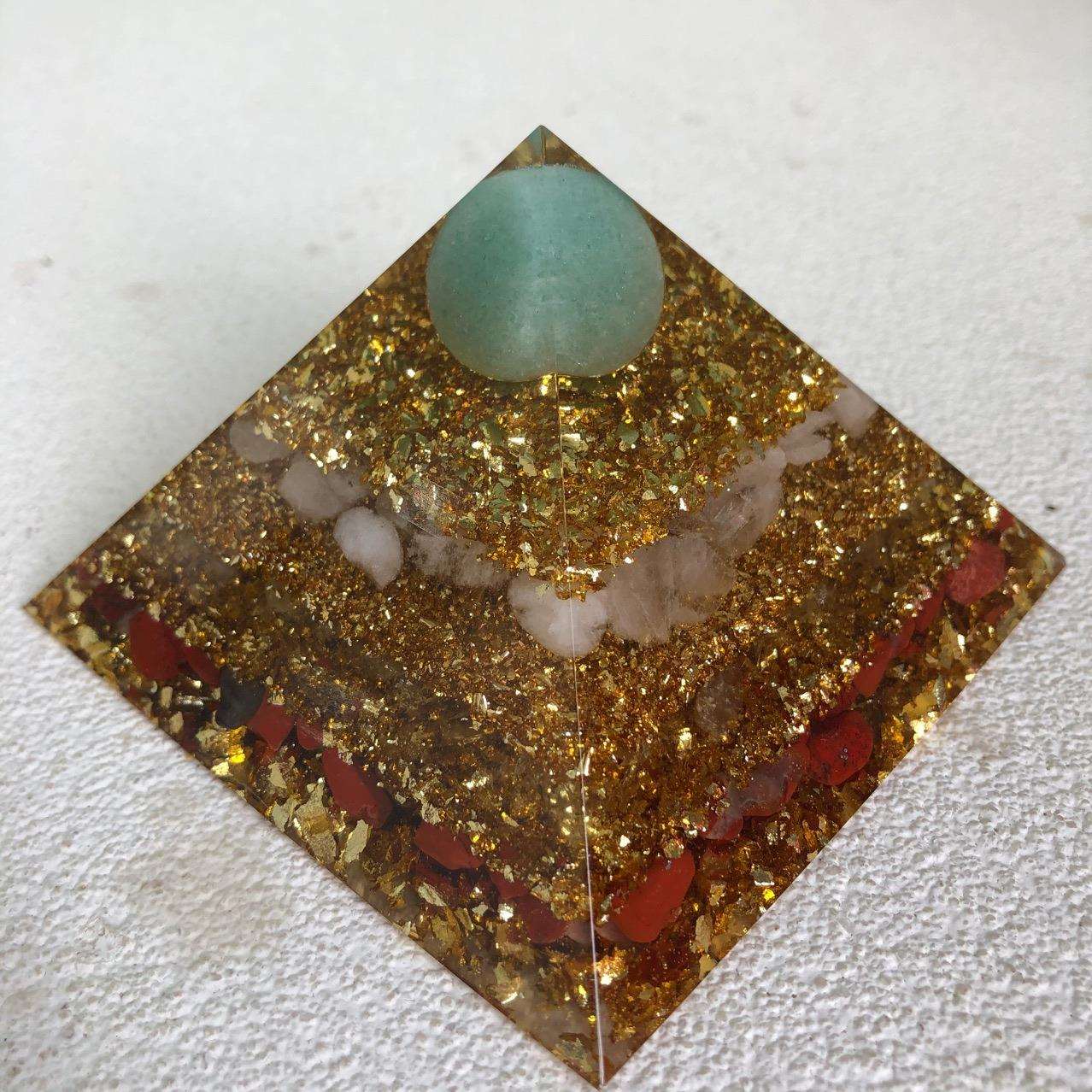 天然水晶碎石人工制作能量塔冥想金字塔办公室摆件装饰跨境热销中