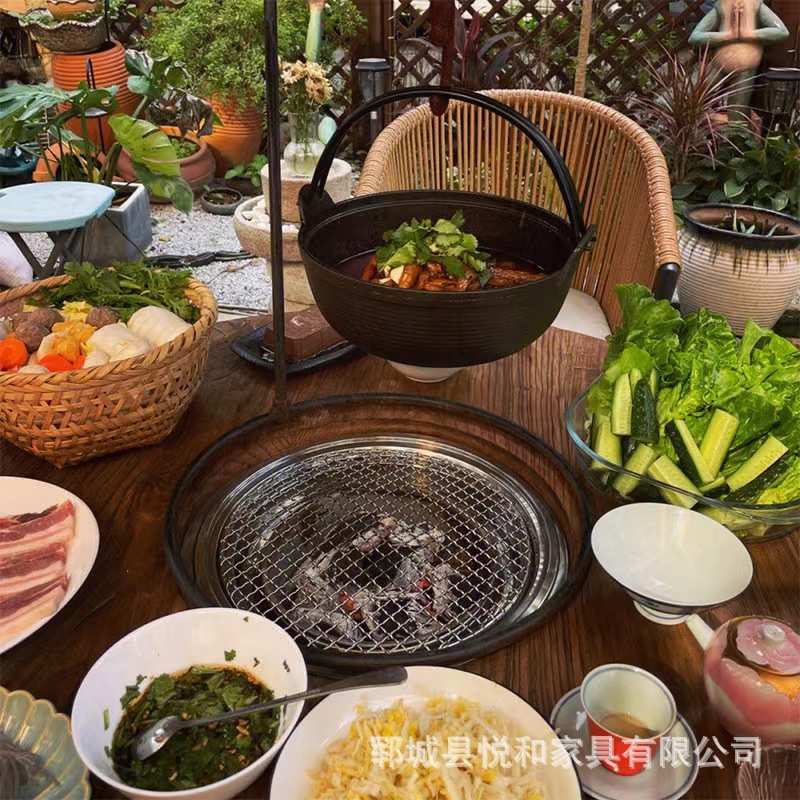 老榆木围炉煮茶桌阳台户外烧烤小圆桌民宿怀旧圆形榆木餐桌冰茶桌